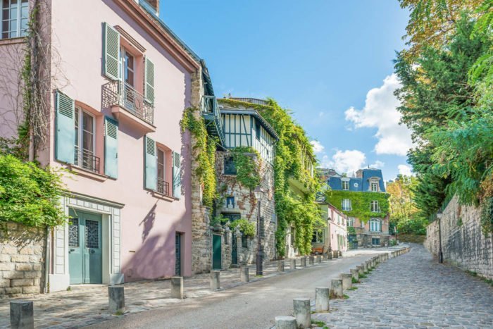 Kleines Gässchen in Stadtviertel Montmartre