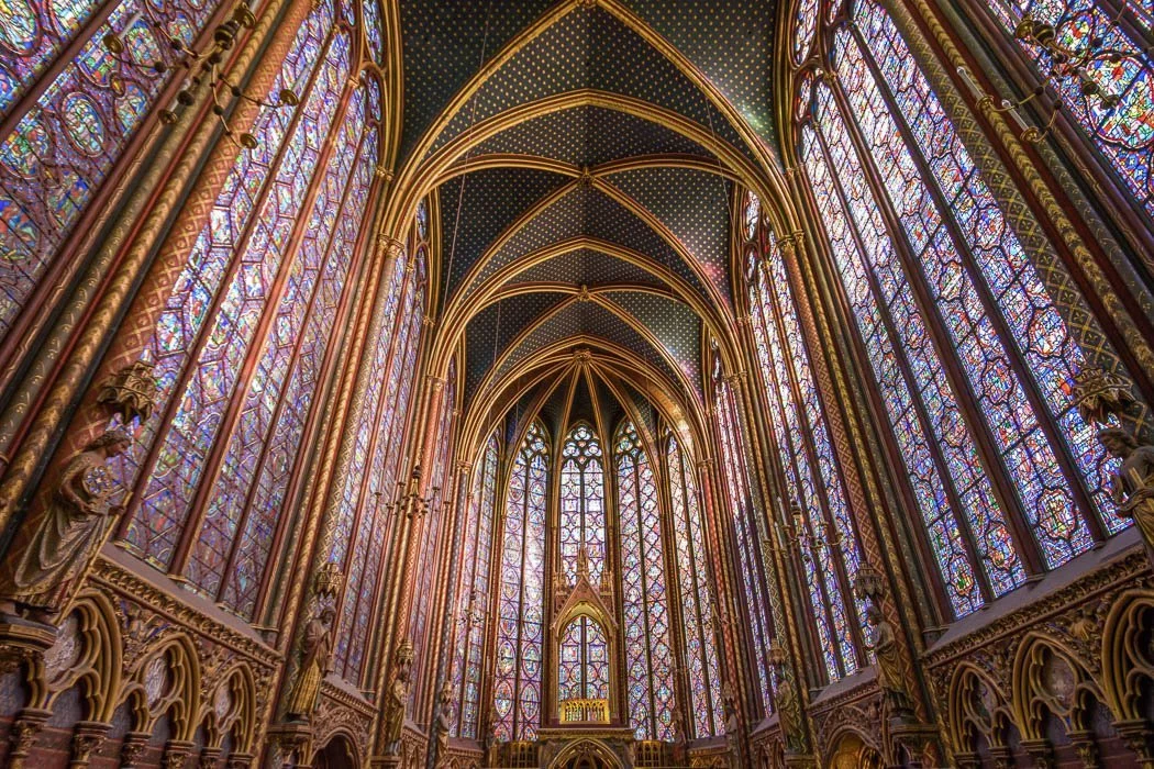 Blick ins Innere der Sainte Chapelle Paris