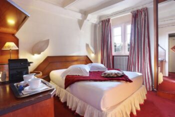 Geräumige Zimmer im Hotel Suisse in Straßburg