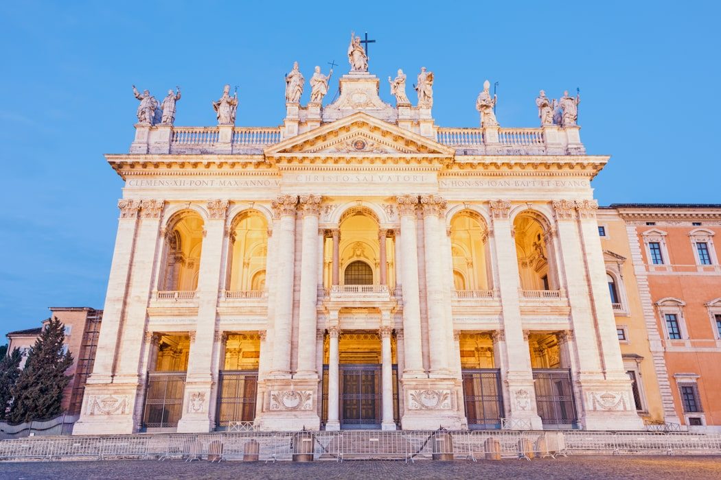Mit der Omnia Card kannst du alle vier großen Pilgerkirchen wie die San Giovanni in Laterano besuchen