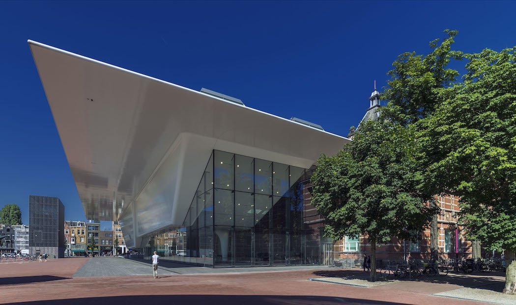 Das Stedelijk Museum in Amsterdam von außen