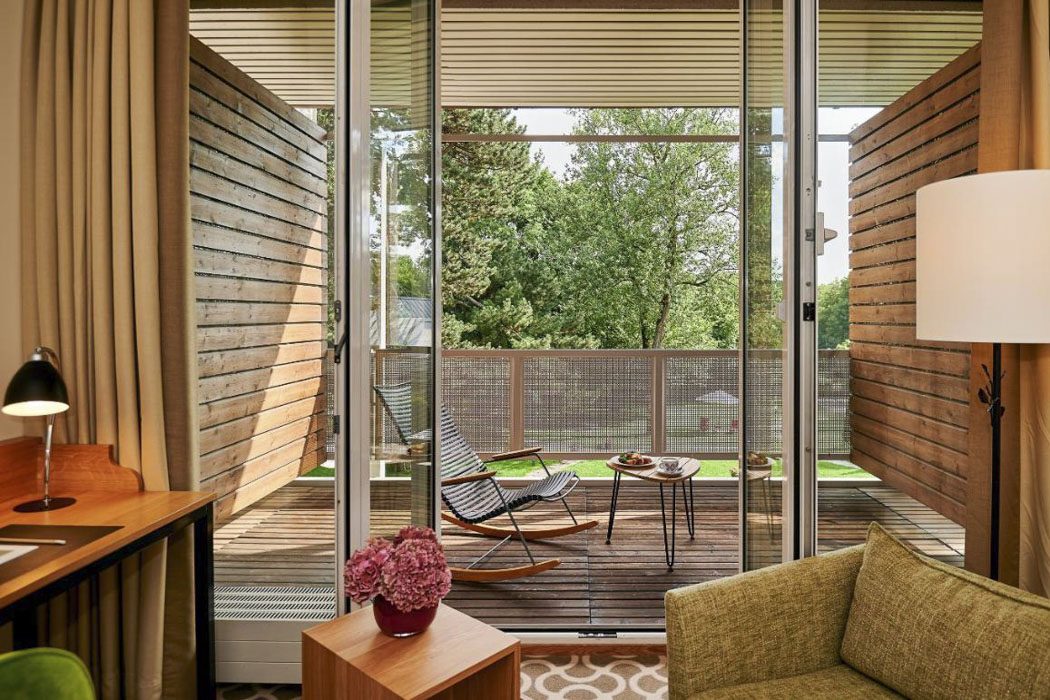 Zimmer mit Terrasse mit Blick ins Grüne im Parkhotel Rothof