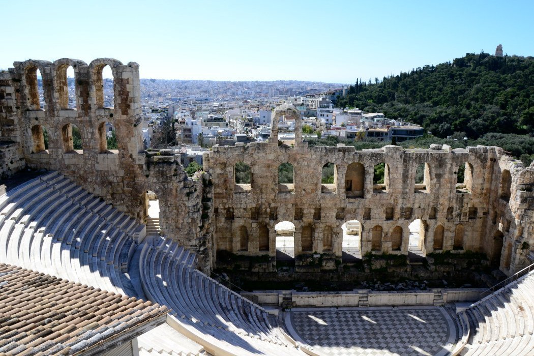 Amphitheater mit Blick auf Athen