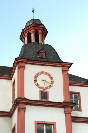 Figur der Augenroller in Koblenz