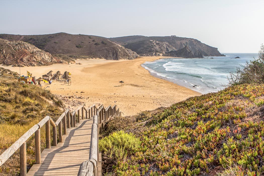 Blick auf die Praia do Amado an der Algarve