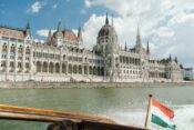 Parlamentgebäude von eine Bootstour in Budapest aus fotografiert