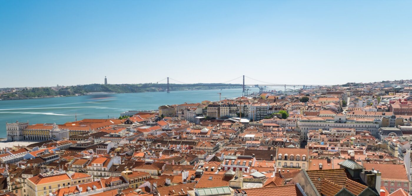 Blick auf Lissabon mit Tejo