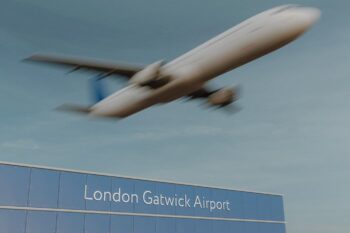 Flugzeug am Flughafen London Gatwick