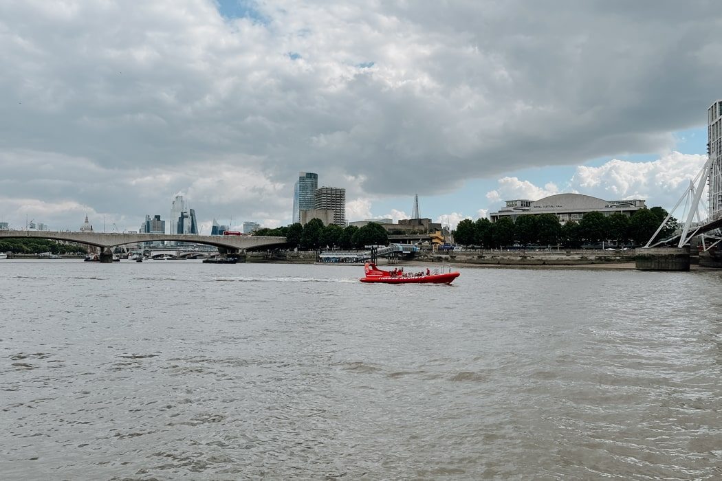 Speedboot-Tour durch London