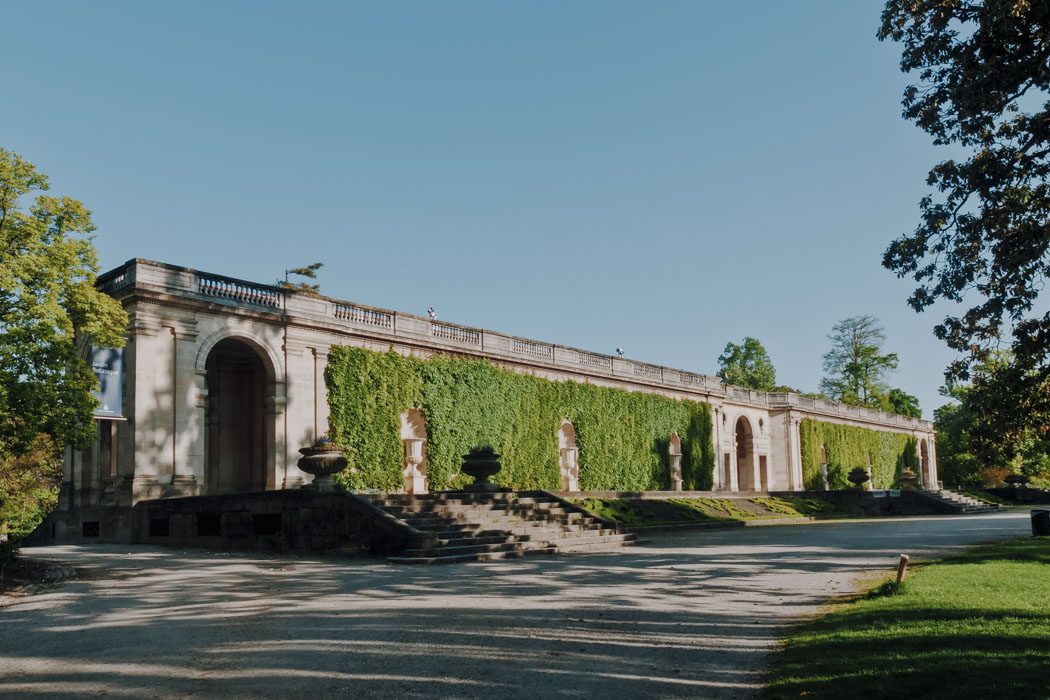 Die historische Sehenswürdigkeit Palais du Capitole im Stadtpark Jardin Public