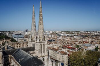 Ausblick vom Pay Berland Tower auf die Kathedrale von Bordeaux