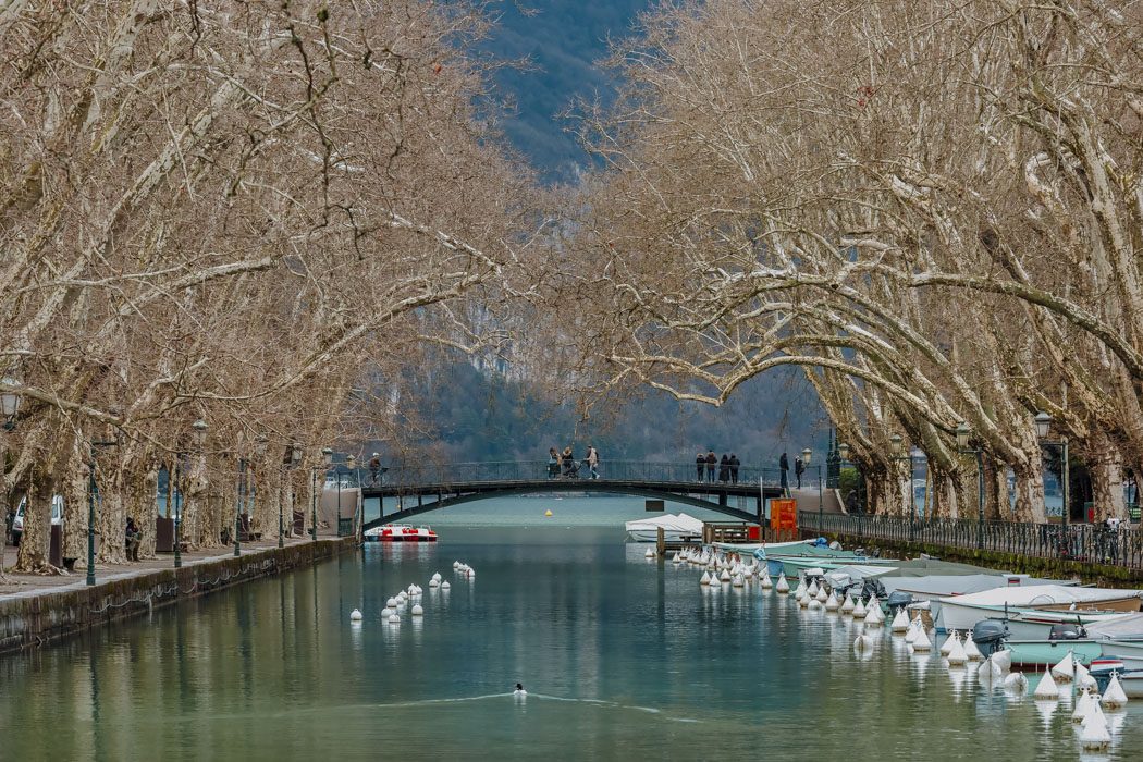 Die Pont des Amours in Annecy im Winter