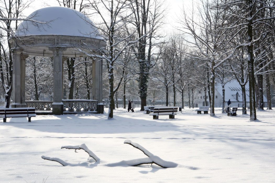 Pavillon auf der Ringelstecherwiese in Landshut im Winter