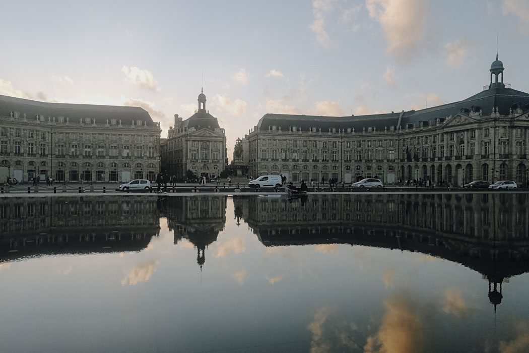 Wasserspiele am Place de la Bourse in Bordeaux
