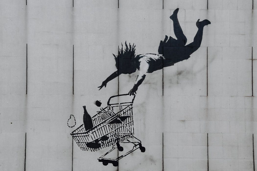 Der Fallen Shopper von Banksy in London