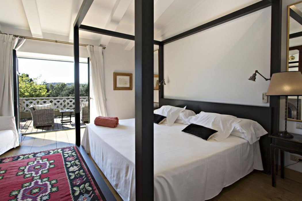 Zimmer mit Balkon und Aussicht im Hotel Malcontenta an der Costa Brava