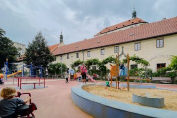 Spielplatz im Franziskanergarten in Prag