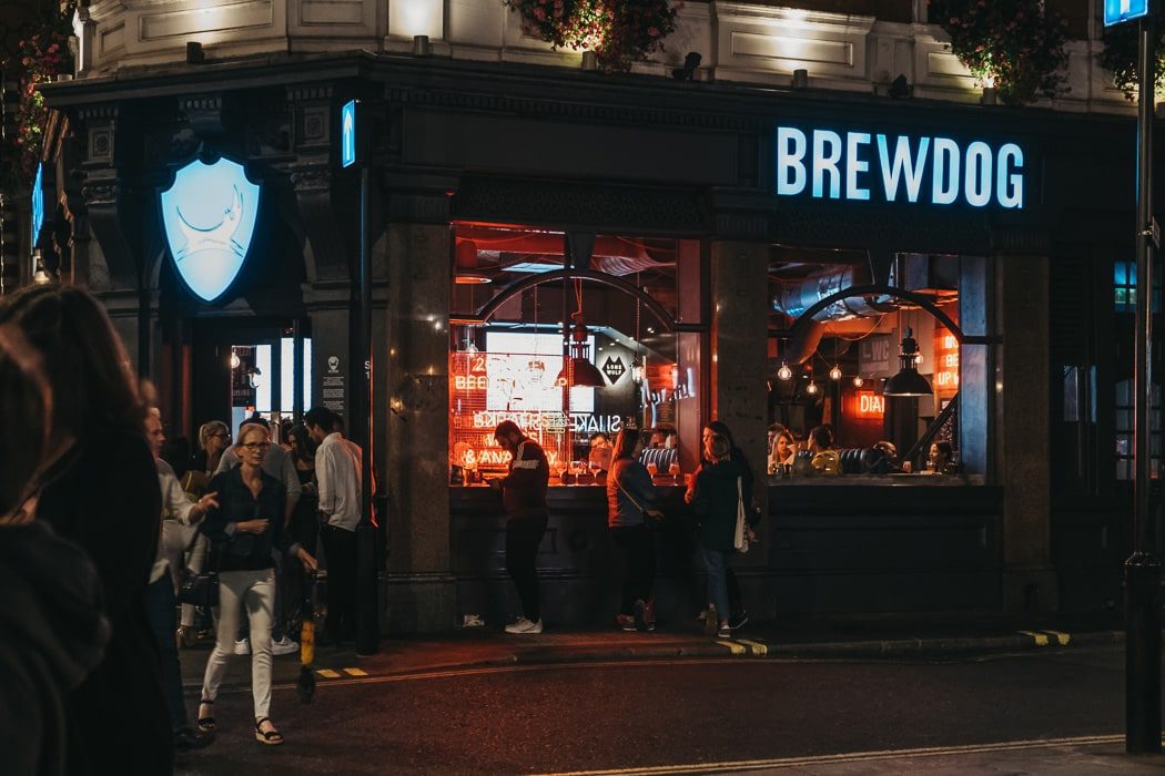 BrewDog Pub in Covent Garden am Abend