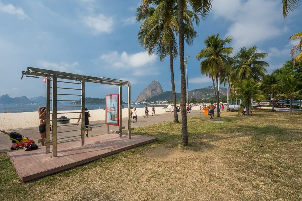 Sportgeräte am Flamengo Strand