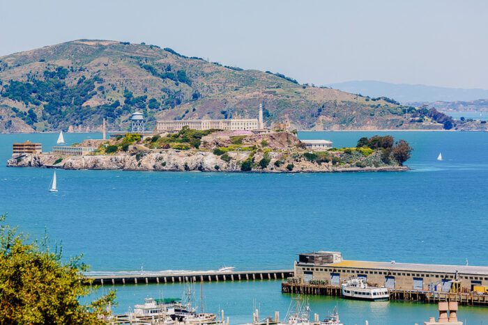 Blick auf die Alcatraz Island vor San Francisco
