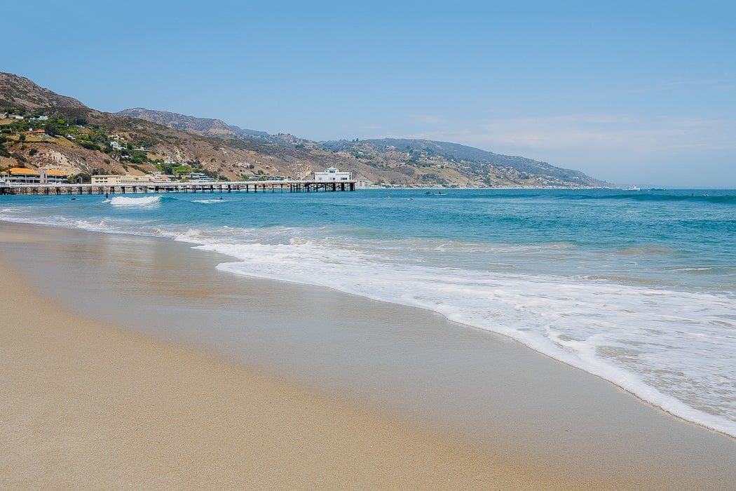 Blick auf den Surfrider Beach in Malibu, Los Angeles