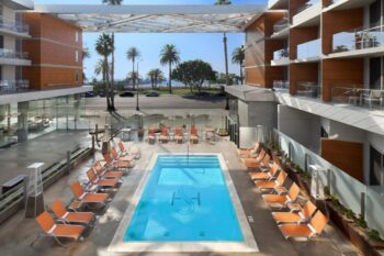 Pool im Shore Hotel in Los Angeles