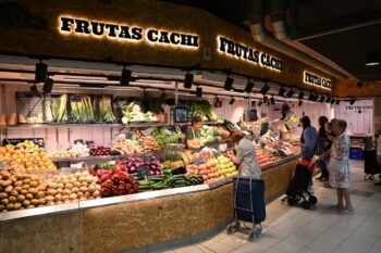 Obst- und Gemüsestand im Mercado Central