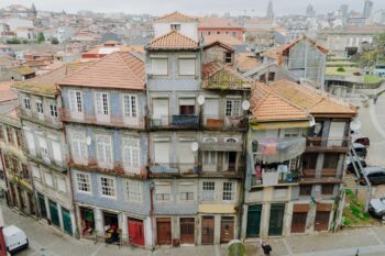 Alte Häuser in der Altstadt von Porto