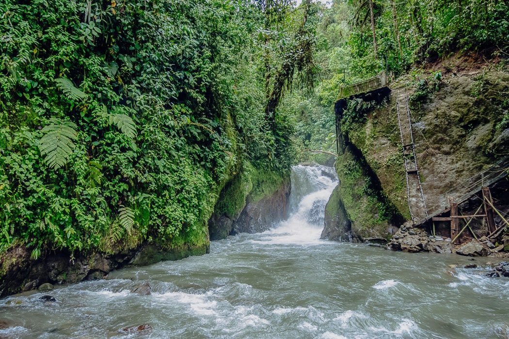 In Mindo gibt es super viele Wasserfälle