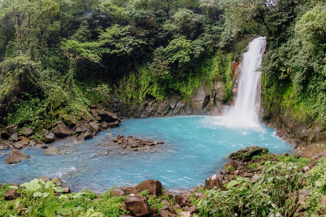 Der Rio Celeste Wasserfall in Costa Rica