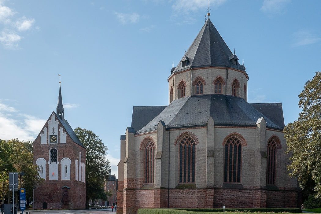 Wir finden, die Ludgeri-Kirche ist eine der schönsten Kirchen in Ostfriesland.