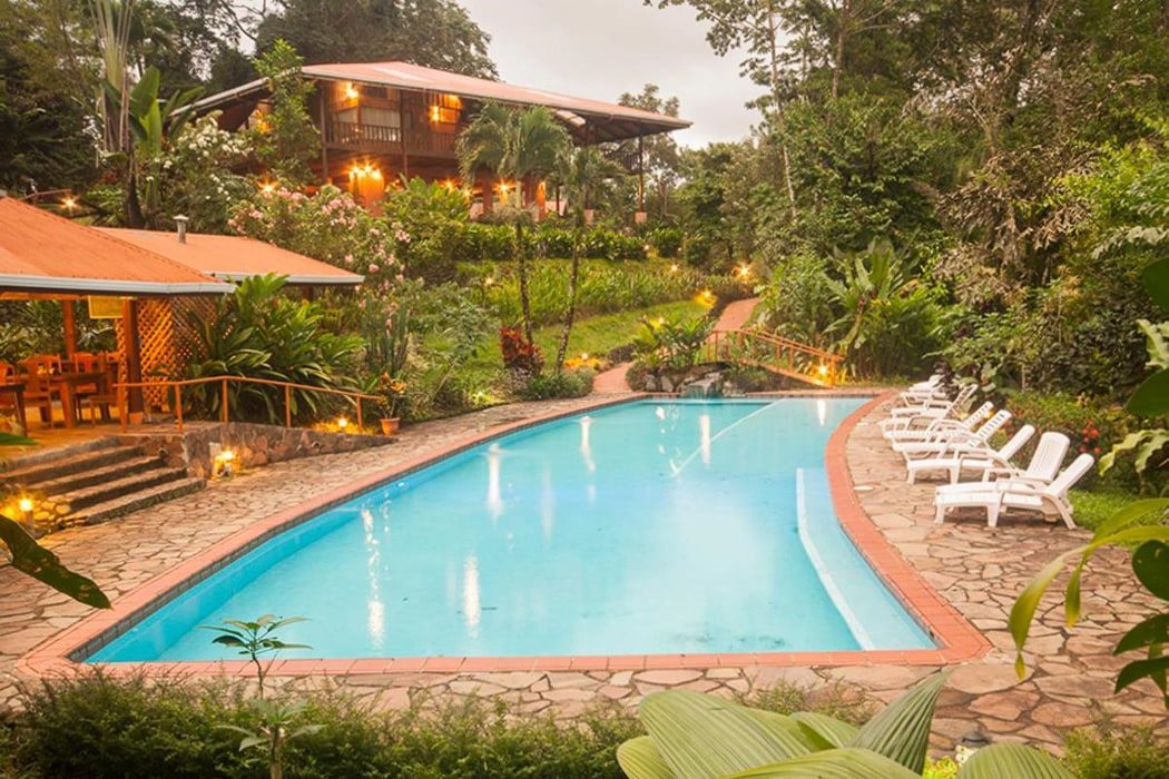Der Pool in der Finca Luna Nueva Lodge in La Fortuna, Costa Rica