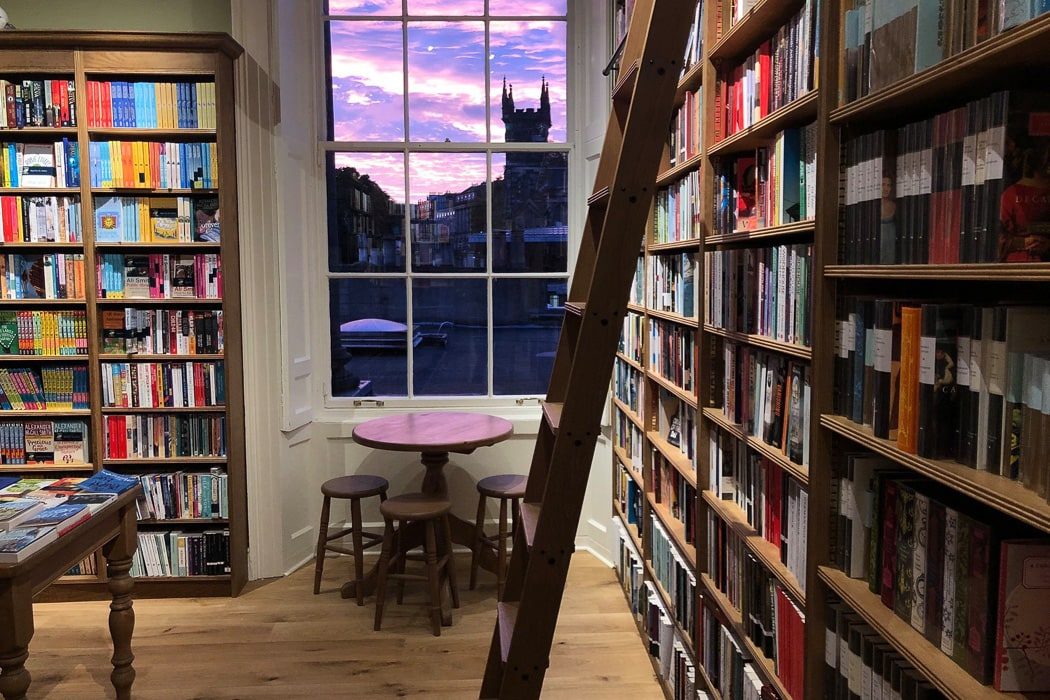 Aus diesem Buchladen hast du einen wunderschönen Ausblick