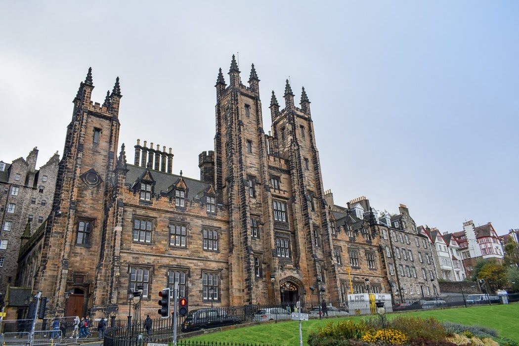 Die Universität von Edinburgh war Inspiration für Hogwarts. So cool!