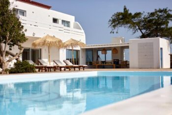 Pool und Terrasse im Boutique Hotel Hélene Holidays auf Fuerteventura