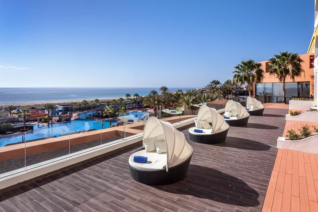 Terrasse und Pool im Occidental Jandía an der Costa Calma, Fuerteventura