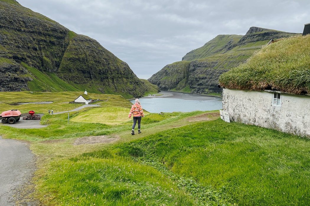 Blick auf Saksun auf den Färöer Inseln