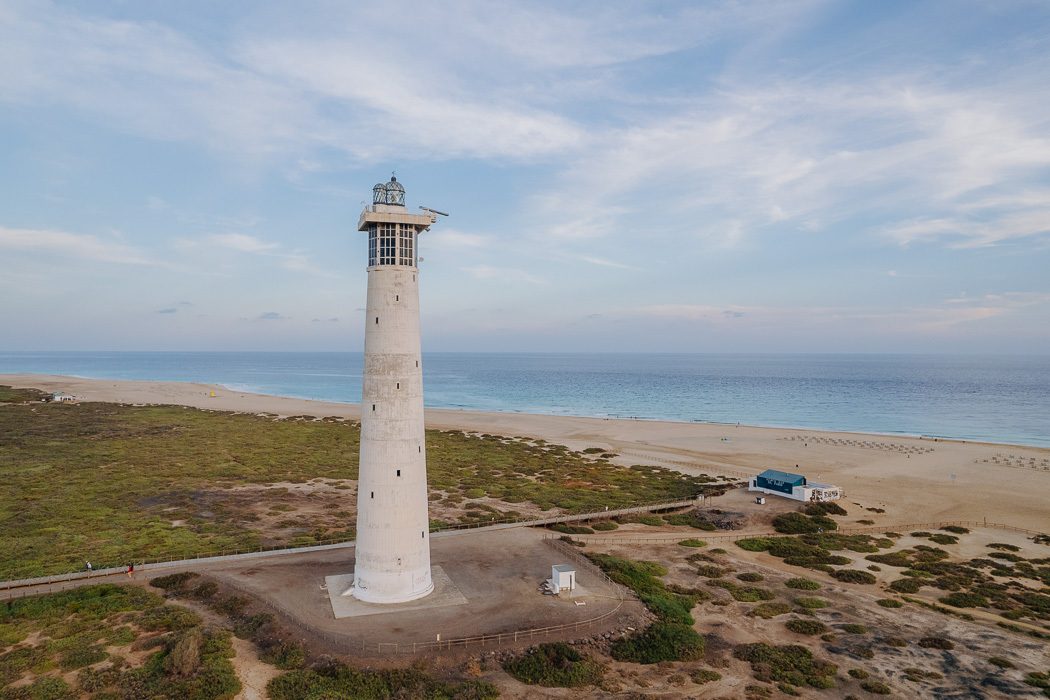Blick auf den Leuchtturm von Jandía und die Playa de Matoral