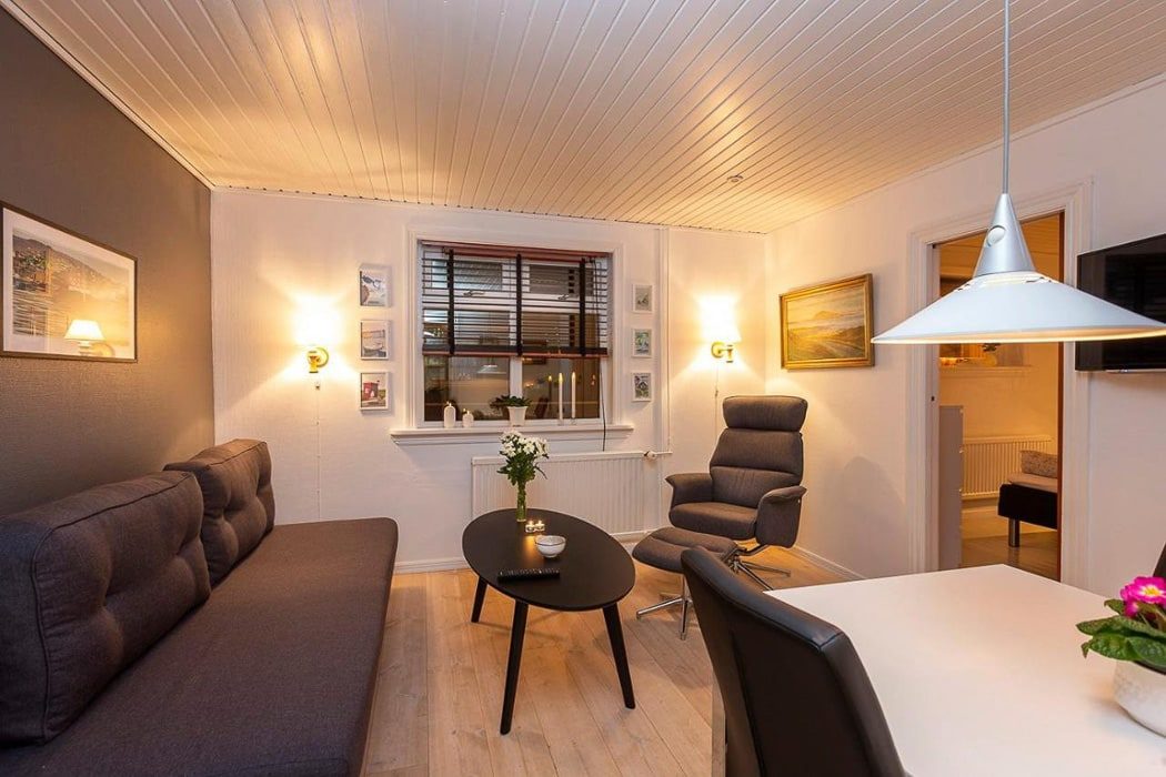 Das Wohnzimmer im Petursborg Apartment in Tórshavn auf den Färöer Inseln