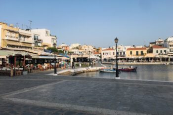 Die Altstadt am Hafen von Agios Nikolaos