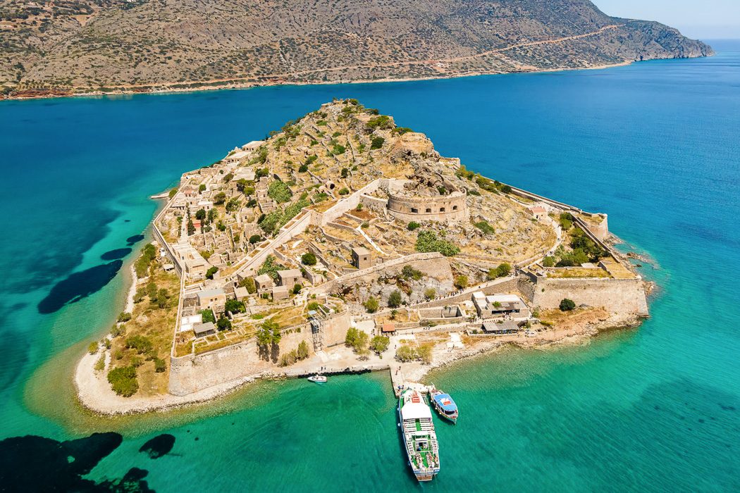 Drohnenaufnahme der Insel Spinalonga auf Kreta