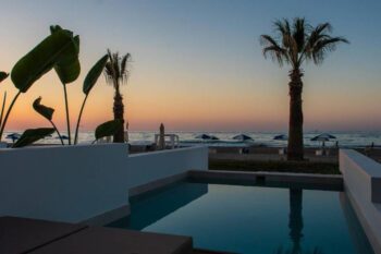 Zimmer mit eigenem Pool im Iperion Beach Hotel bei Rethymno auf Kreta