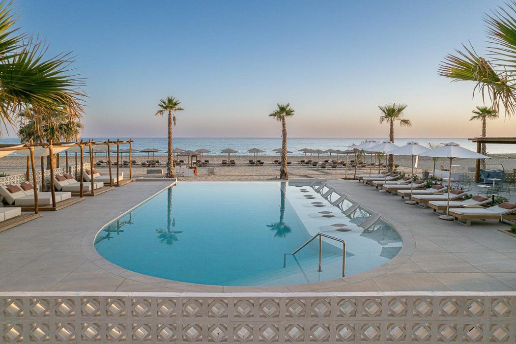 Pool im Iperion Beach Hotel bei Rethymno auf Kreta