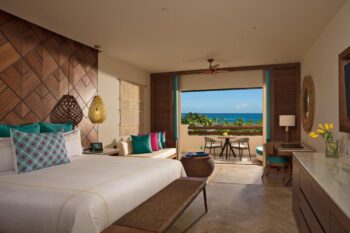 Luxuriöse Zimmer im Secrets Maroma Beach