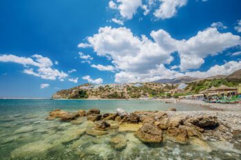 Der Strand in Agia Galini auf Kreta