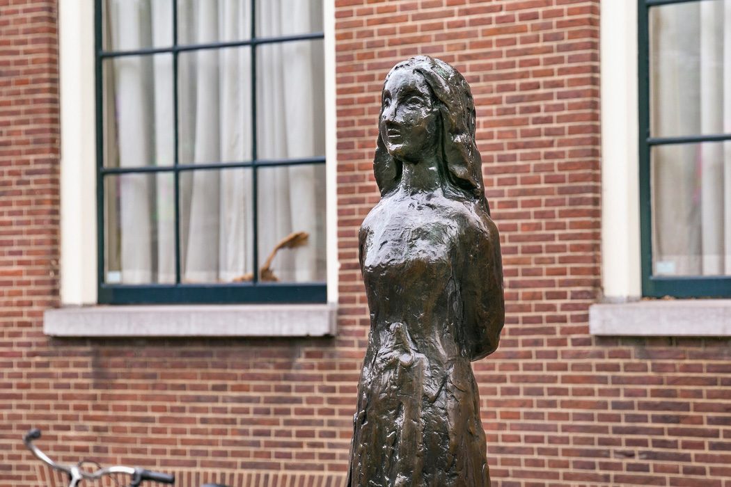 Anne-Frank-Statue an der Prinsengracht