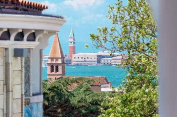 Blick auf Venedig von einem Fenster aus