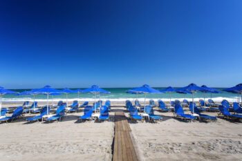 Strand beim Marinos Beach Hotel in Adelianos auf Kreta