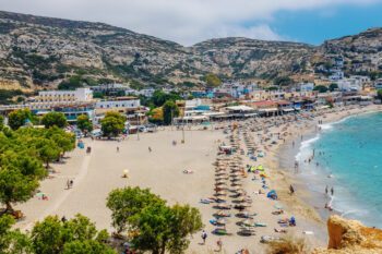 Der Strand von Matala auf Kreta