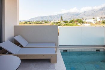 Ein privater Pool im Nima Boutique Hotel auf Kreta